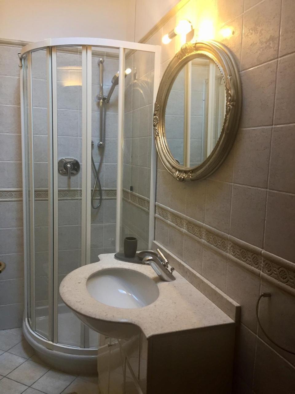 Marie Rose Luxury B&B & Apartment Desenzano del Garda Exterior foto